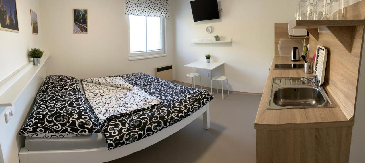 Apartmany Nad Parkem โบรว์โมฟ ภายนอก รูปภาพ