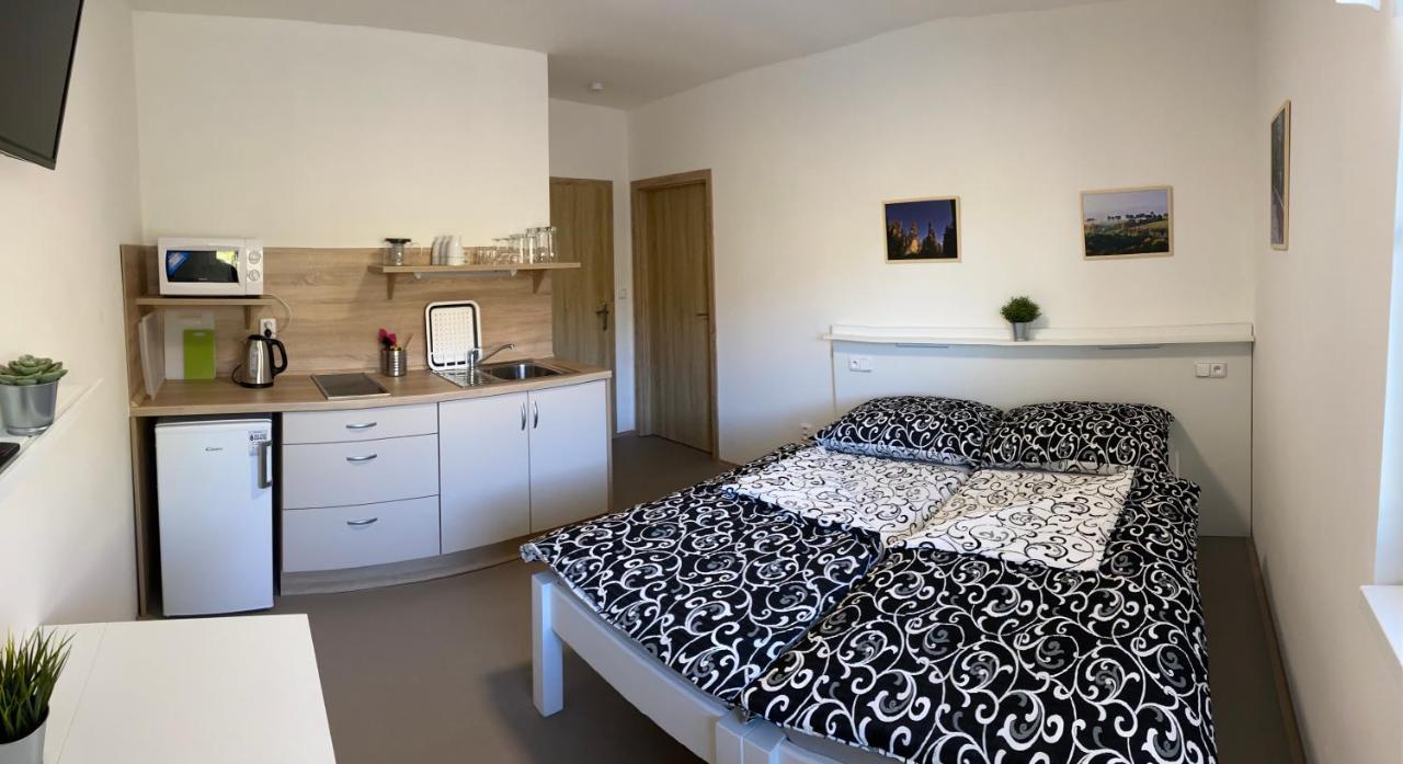 Apartmany Nad Parkem โบรว์โมฟ ภายนอก รูปภาพ